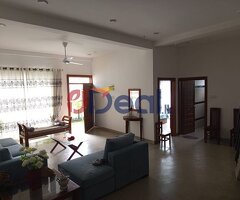 Looking house with swimming Pool?